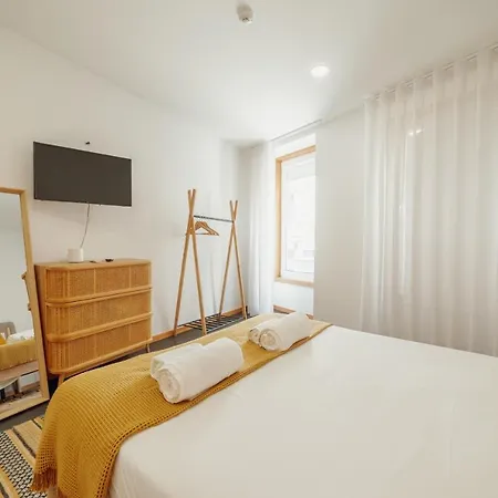 Aliados Suites By Homing Guest house